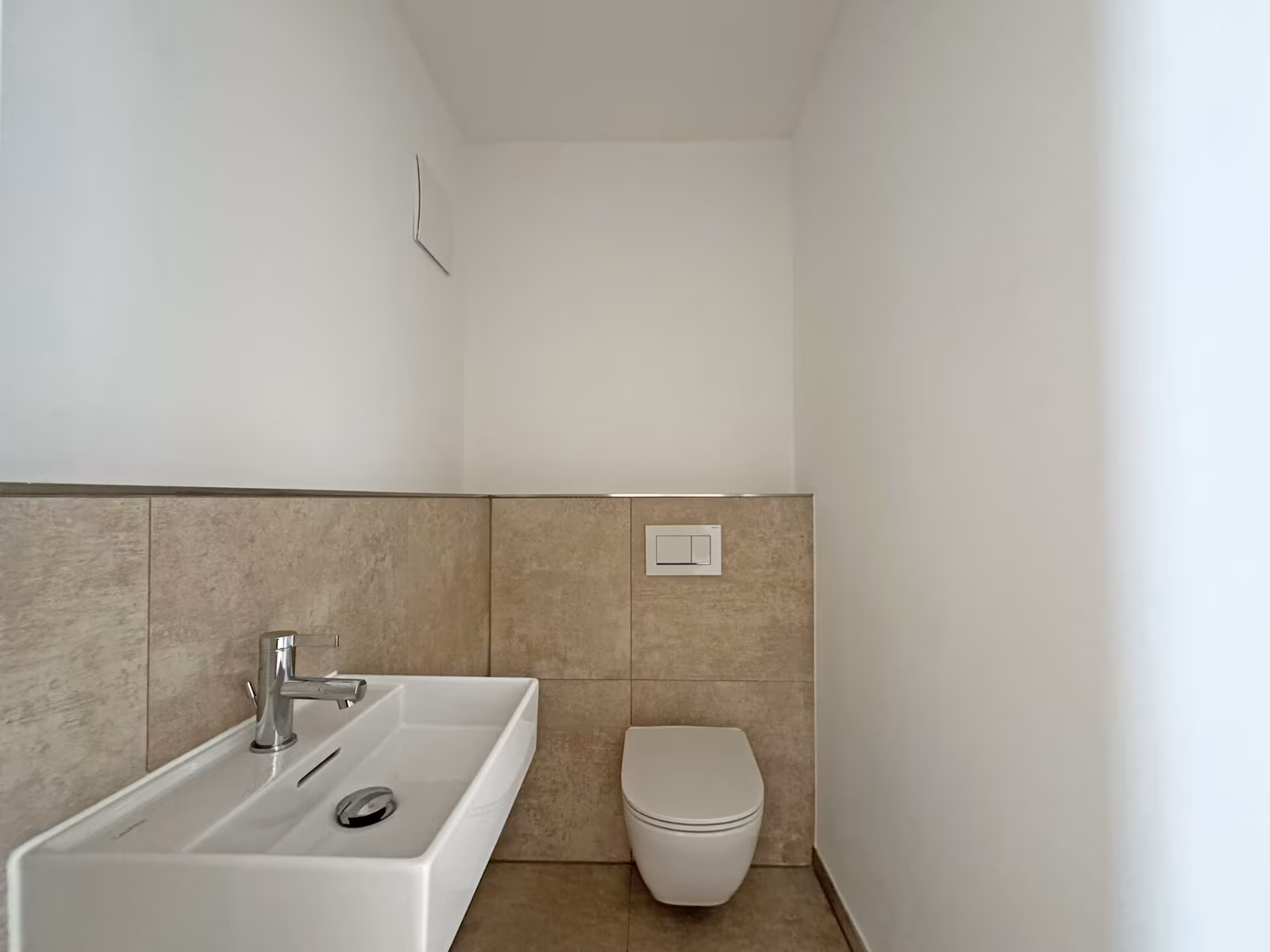 Lichtdurchflutete 3 Zimmer Wohnung in hochwertiger Neubau Wohnanlage