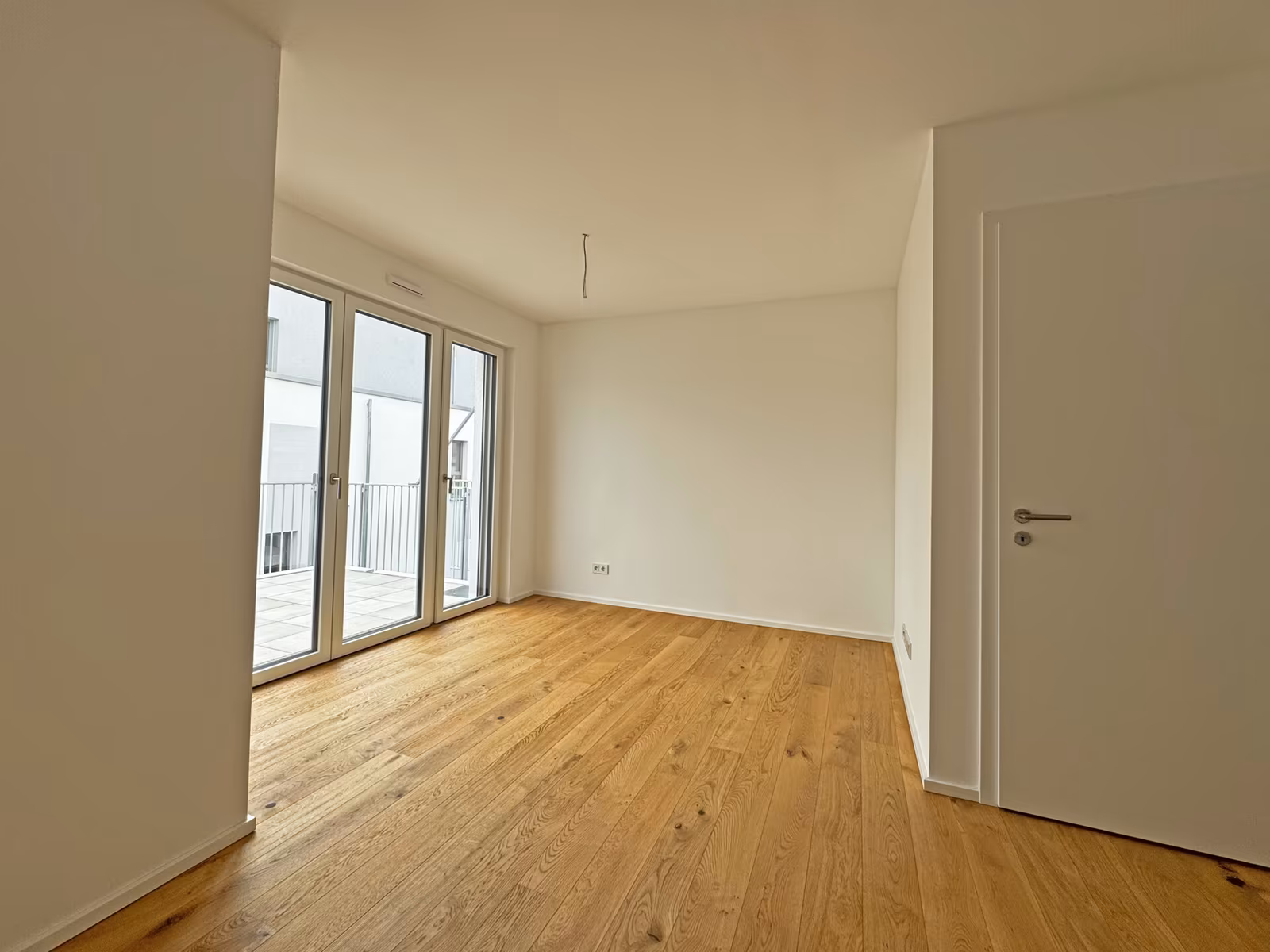 Lichtdurchflutete 3 Zimmer Wohnung in hochwertiger Neubau Wohnanlage